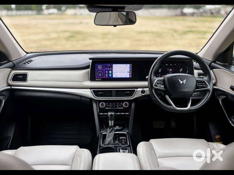 Mahindra Xuv700 2.2 Ax 7 Diesel At Luxury Pack Str Awd, 2022, Diesel