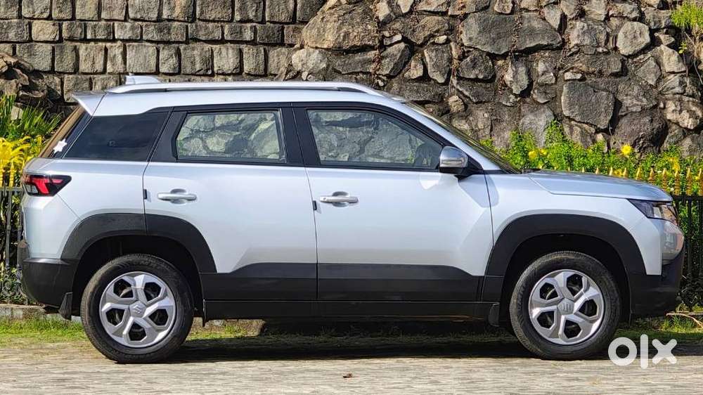 Maruti Suzuki Brezza 1.5 Lxi Smart Hybrid, 2023, Petrol