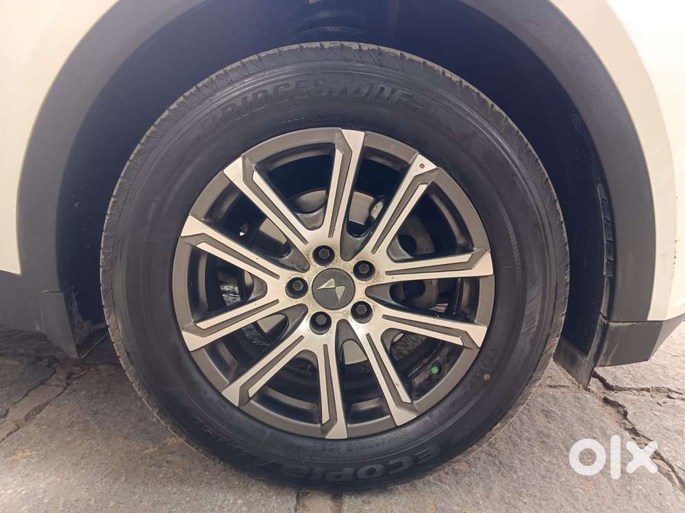 Mahindra Xuv700 2.2 Ax 7 Diesel Mt Luxury Pack Str, 2022, Diesel