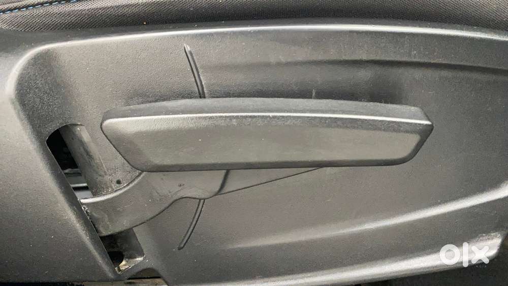 Tata Punch 1.2 Revotron Creative Amt Dual Tone, 2023, Petrol