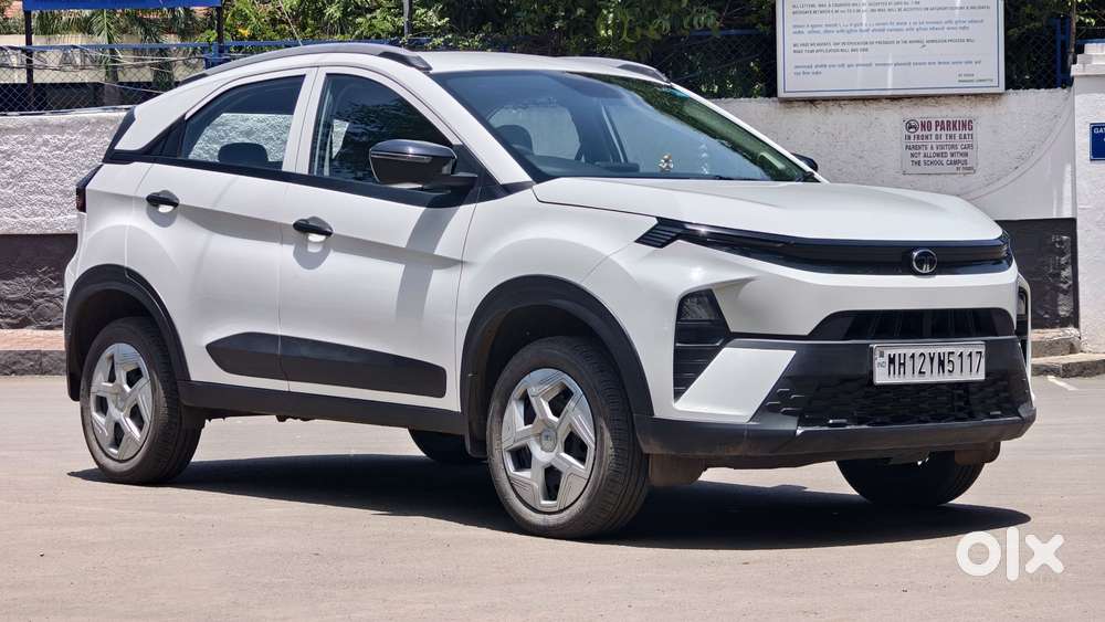 Tata Nexon Smart Plus S 1.2 Revotron Petrol 5 Mt, 2025, Petrol