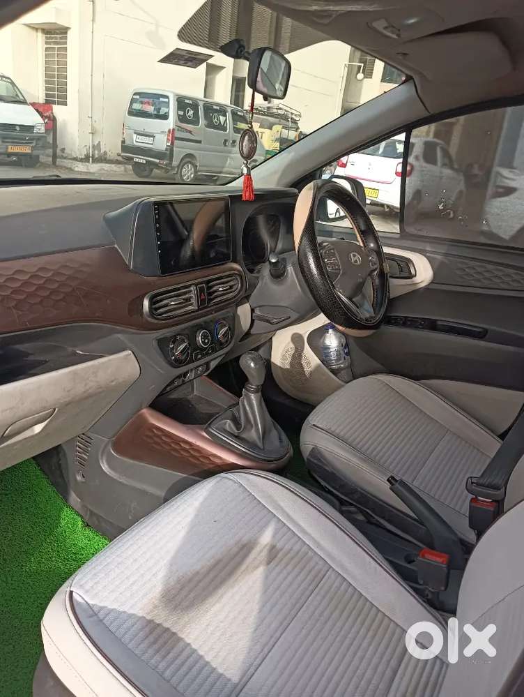 Hyundai Aura Petrol/cng 2023 Model