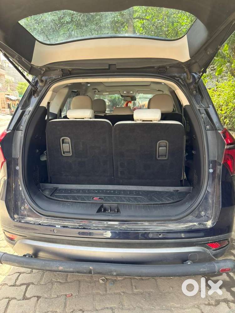 Mahindra Xuv700 Ax7l 2025 Petrol 15000 Km Driven