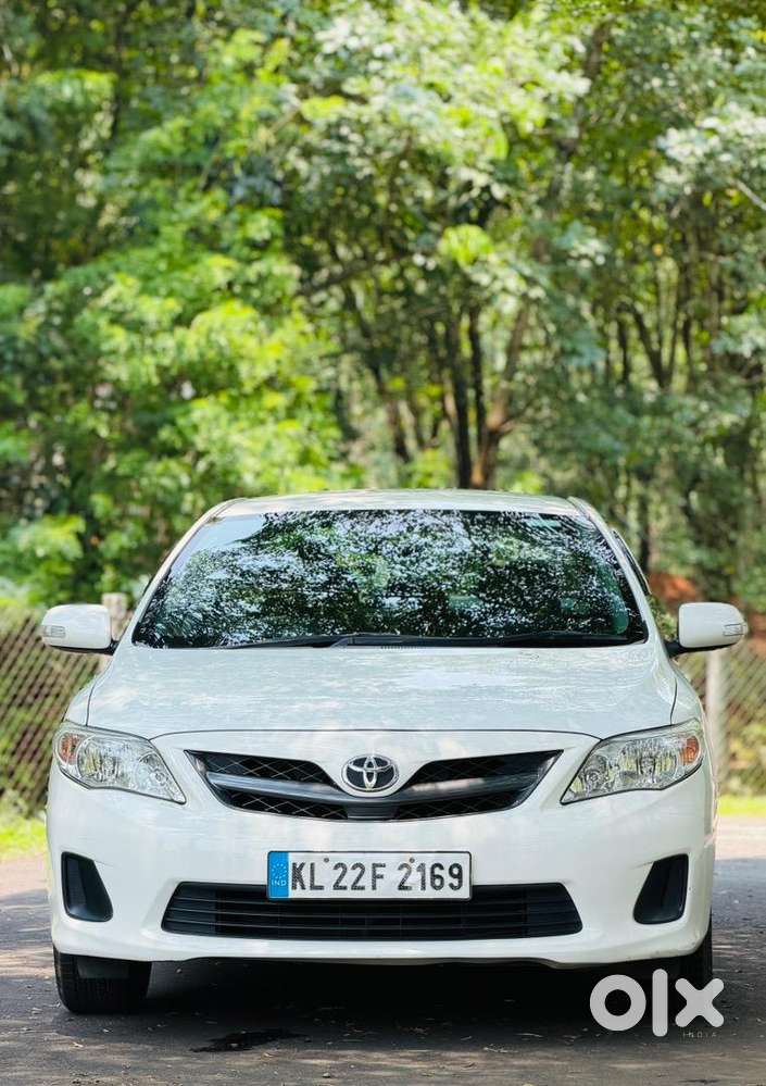 Toyota Corolla Altis 2013 Diesel 85000 Km Driven