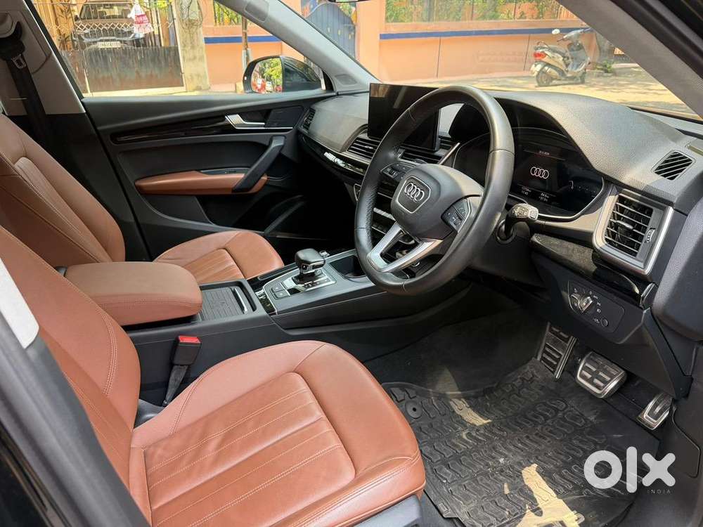 Mythos Black 2023 Audi Q5 Technology [1st Owner]