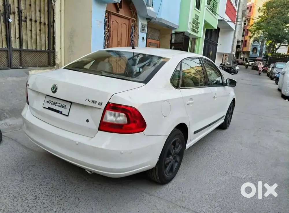 Skoda Rapid 2013 Diesel 75000 Km Driven