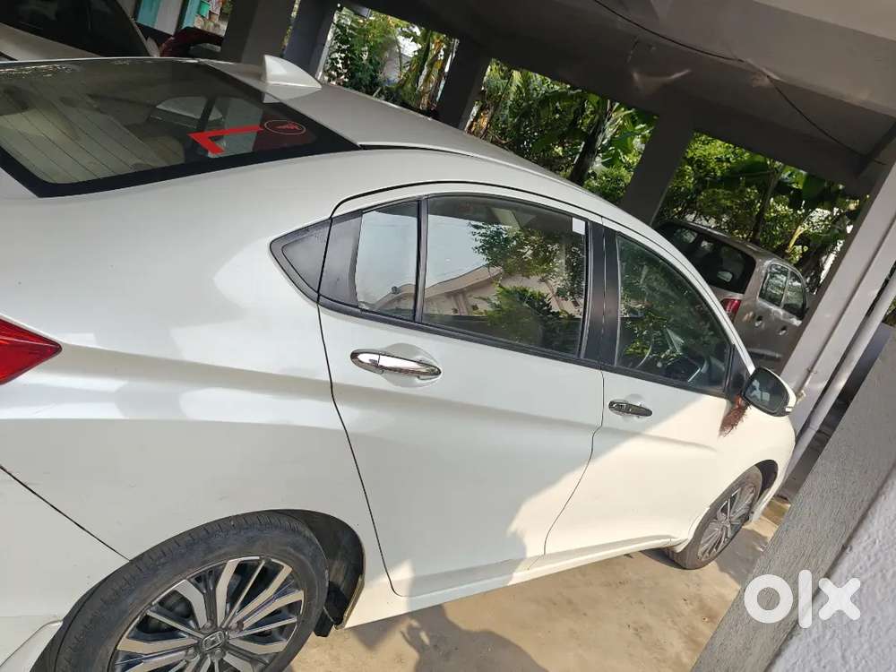 Honda City Petrol Manual Sunroof Variant