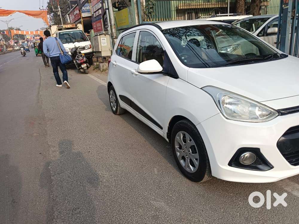 Hyundai Grand I10 1.2 Crdi Sportz Dual Tone, 2015, Petrol