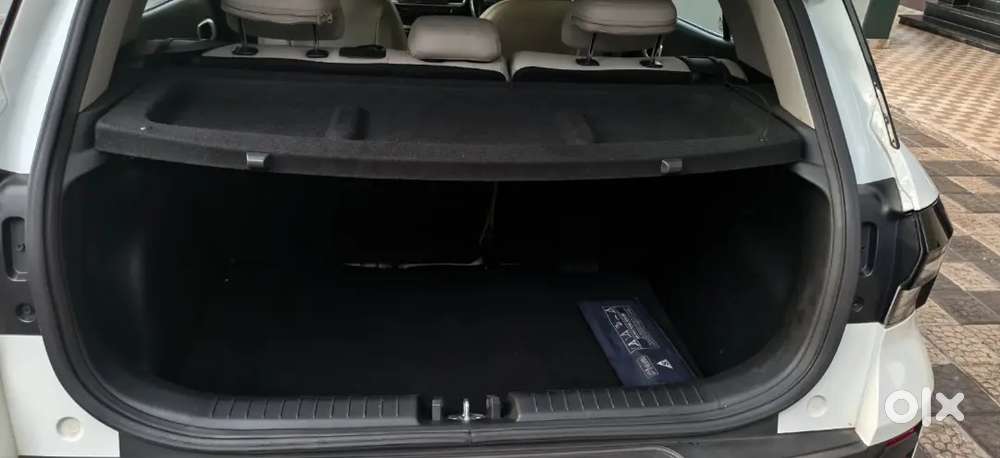 Hyundai Venue Petrol Manual 2024