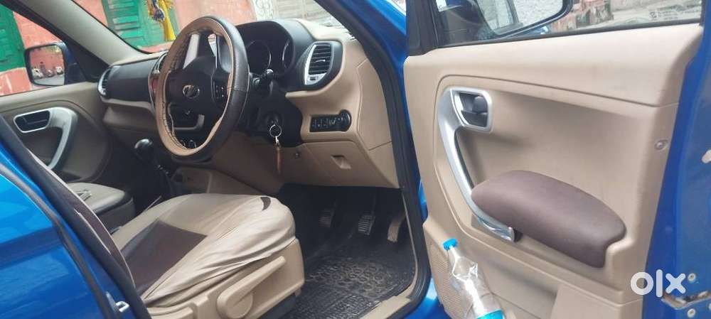 Mahindra Tuv 300 T8, 2017, Diesel