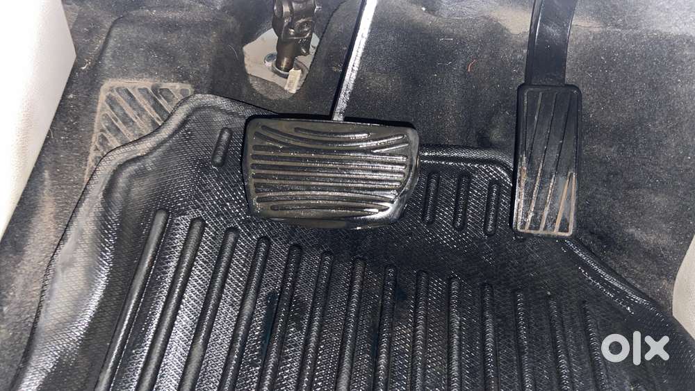 Mahindra Xuv300 1.2 W8 (o) Amt Petrol, 2021, Petrol