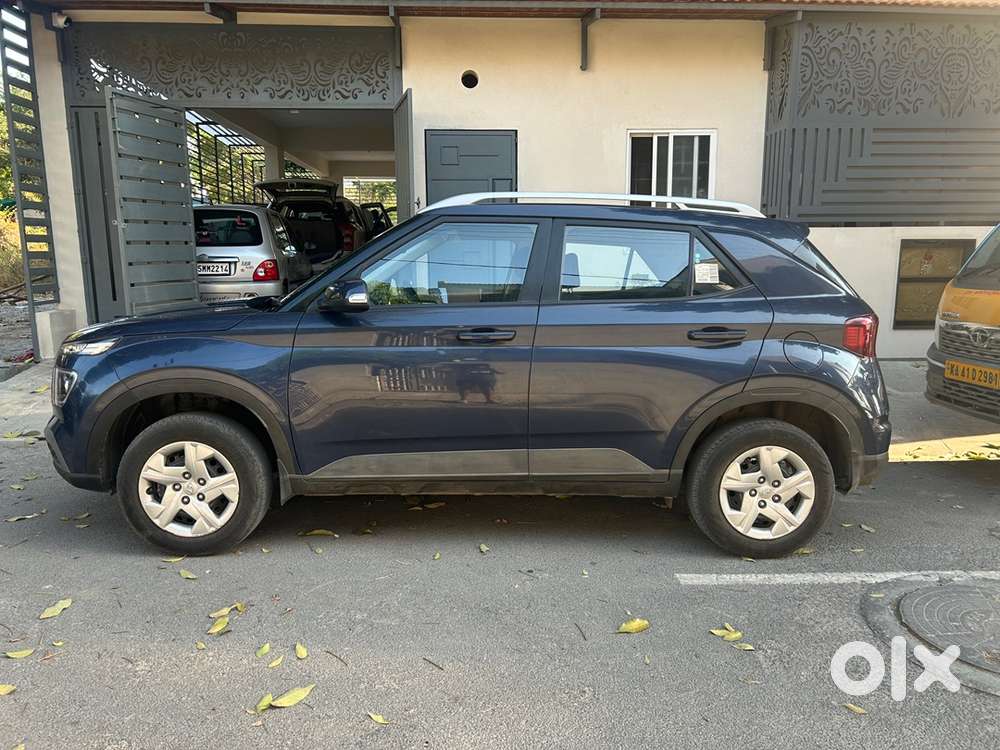 Hyundai Venue Petrol 2021