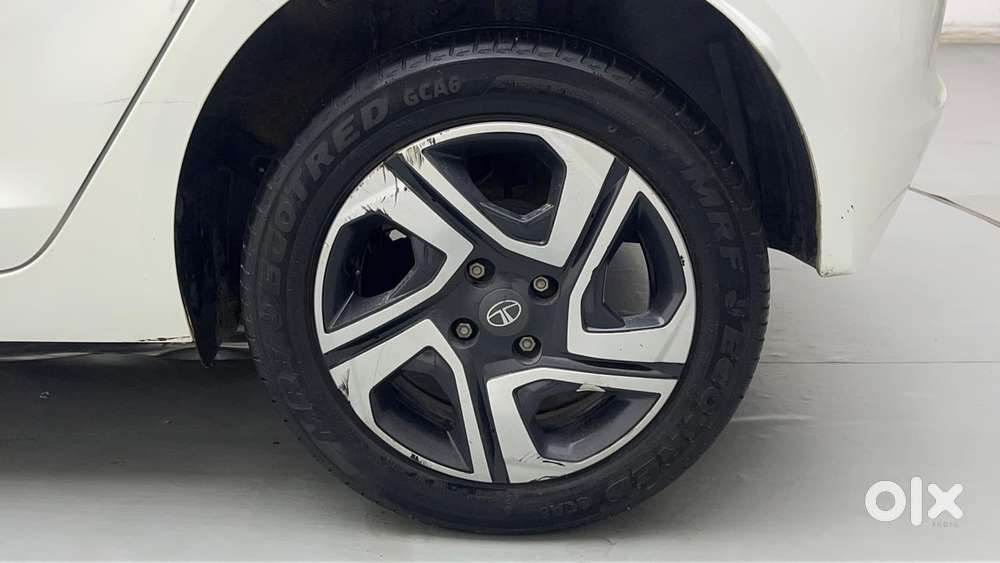 Tata Altroz 1.2 Xt, 2024, Petrol