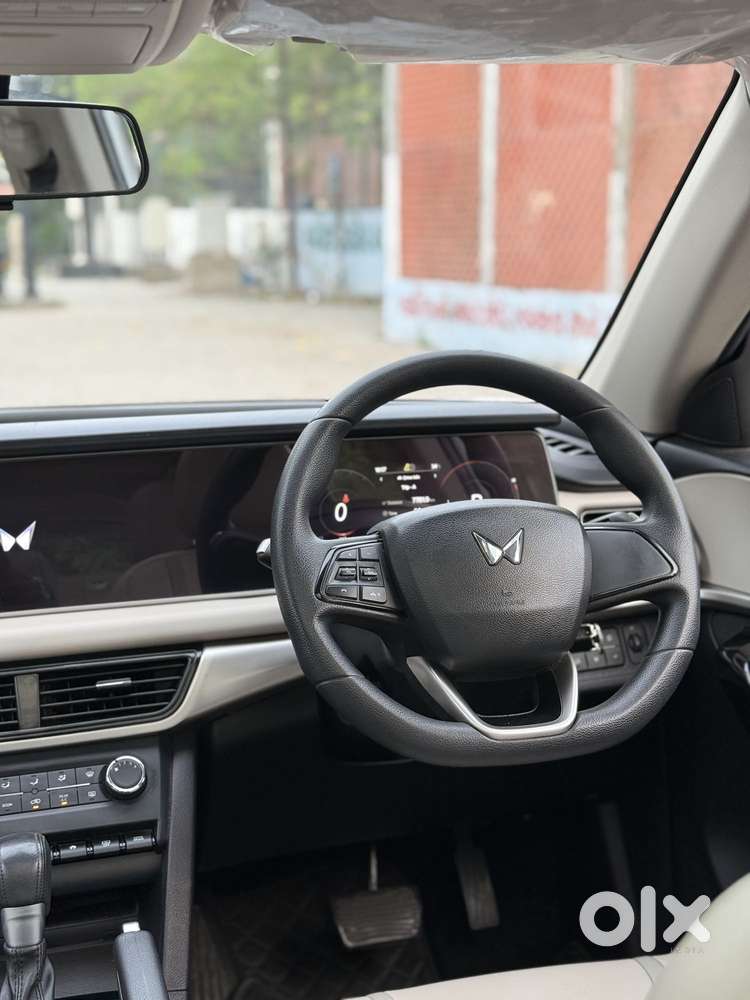 Mahindra Xuv700 2.2 Ax 5 Diesel At 7 Str, 2023, Diesel