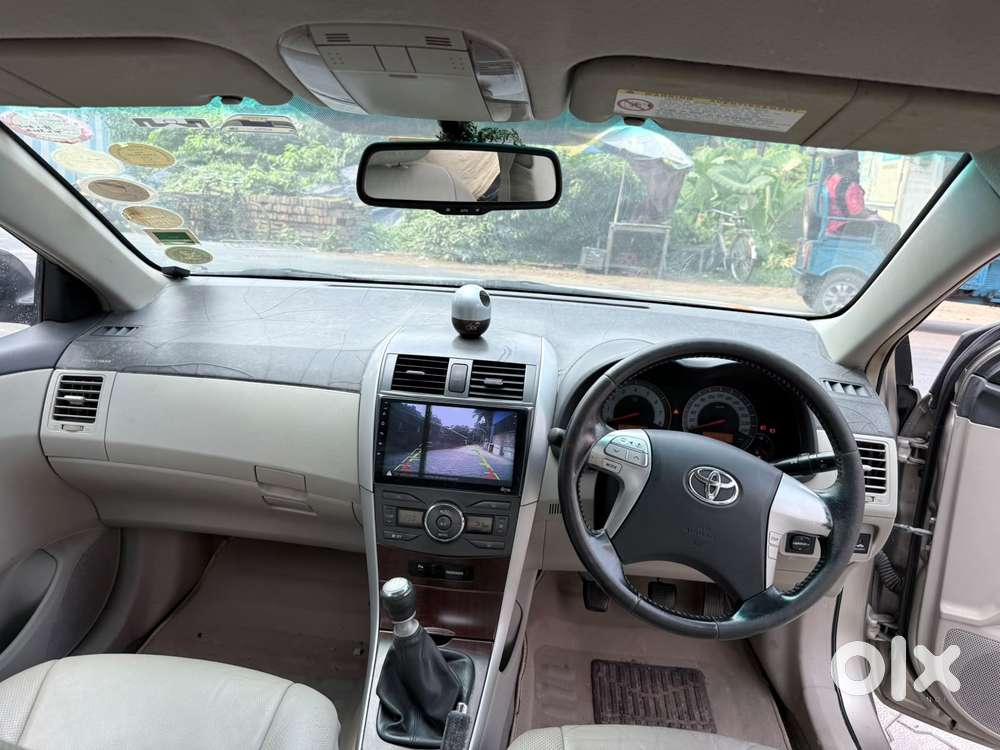 Toyota Corolla Altis 1.8 J, 2011, Petrol