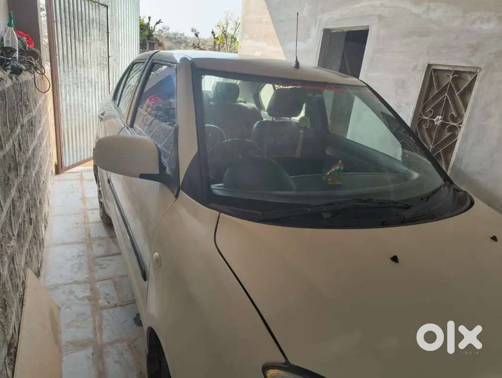 Maruti Suzuki Swift Dzire 2012 Diesel Well Maintained
Ac Good Working