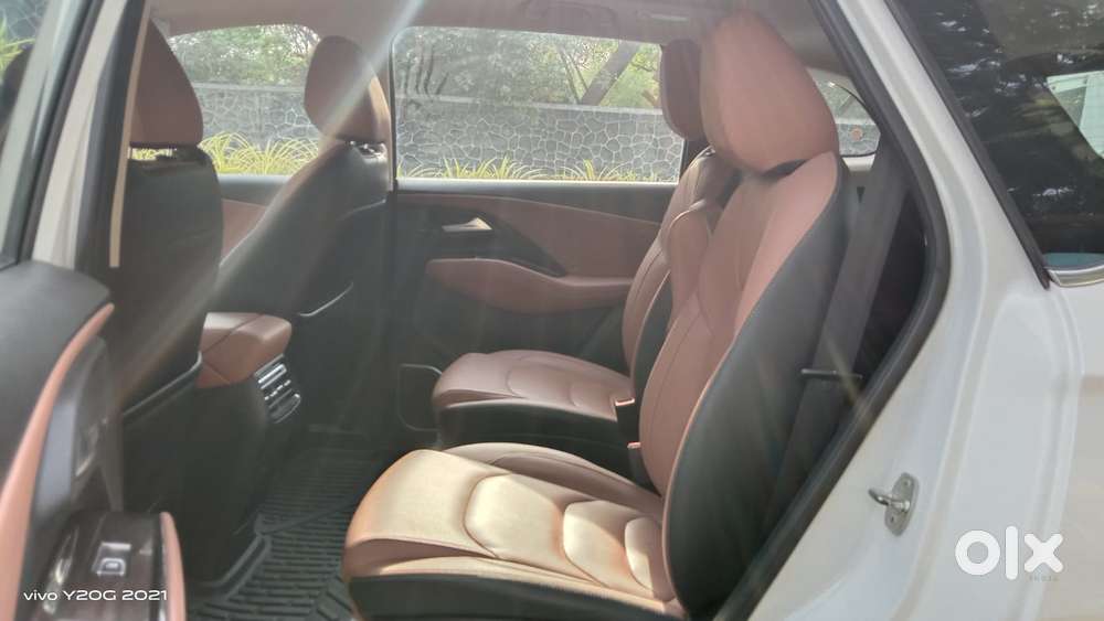 Mg Hector Plus Sharp Pro 1.5 Turbo Petrol Cvt 6 Str, 2023, Petrol