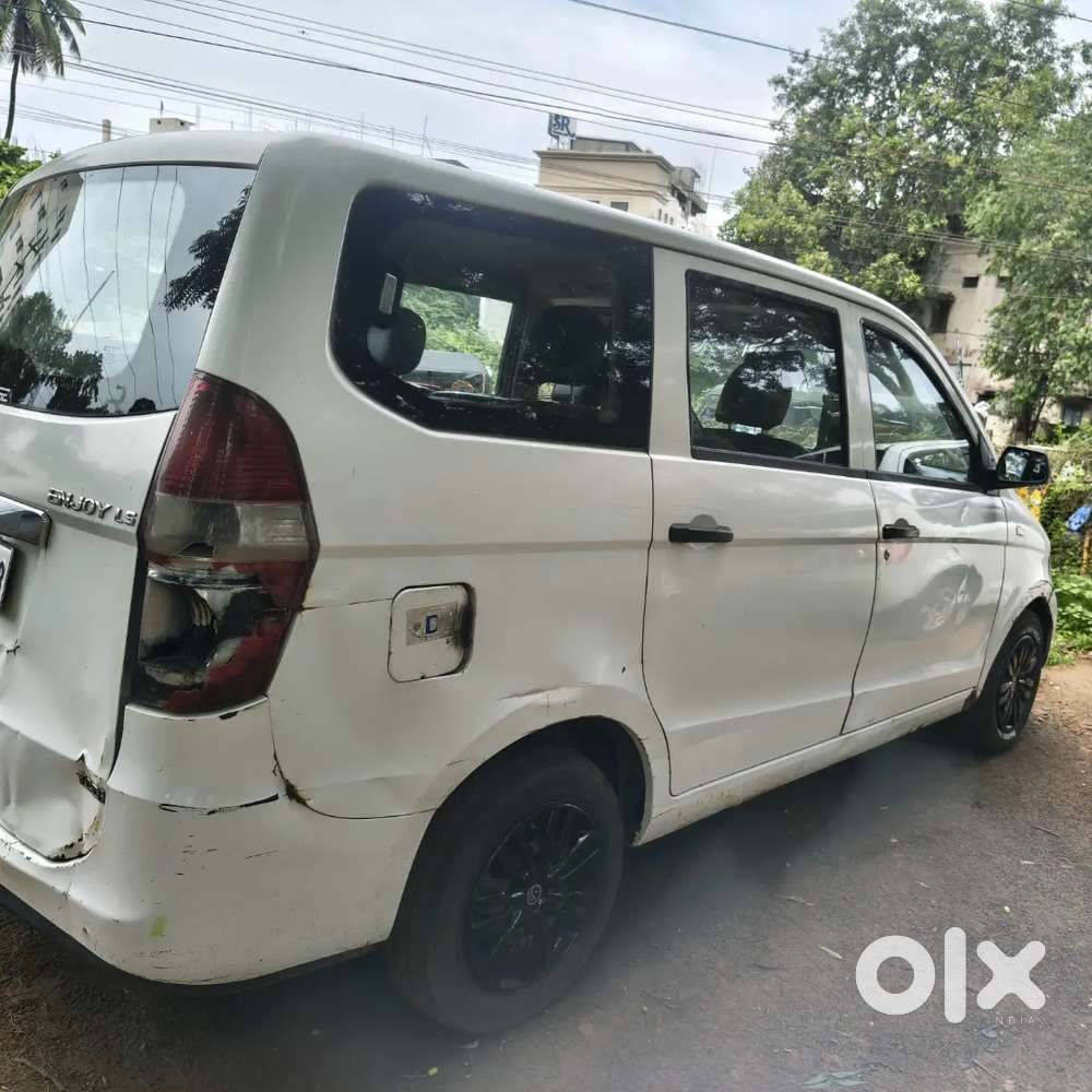 Chevrolet Enjoy 2016 Diesel 8-seater