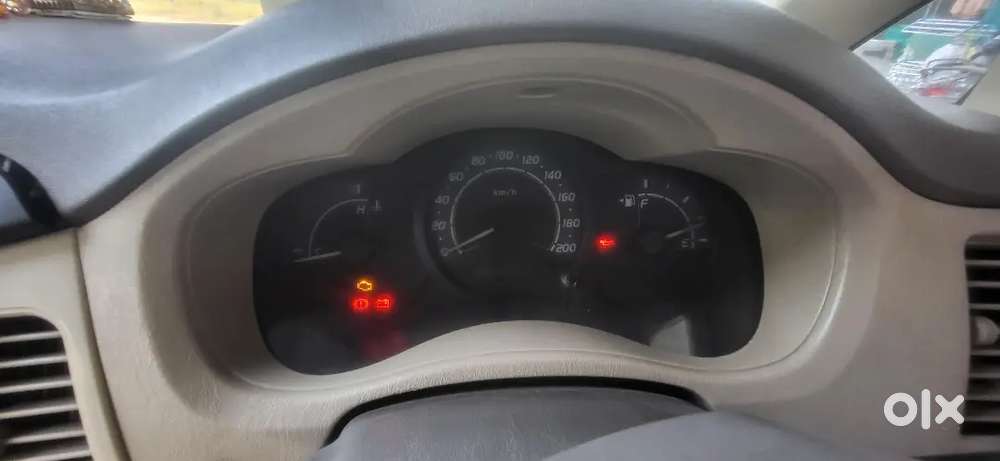 Toyota Innova 2.5g 8 Seater
