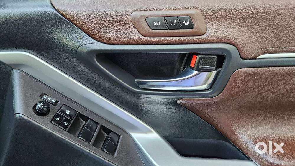 Toyota Innova Hycross 2.0 Zx Hybrid 7 Str, 2025, Petrol