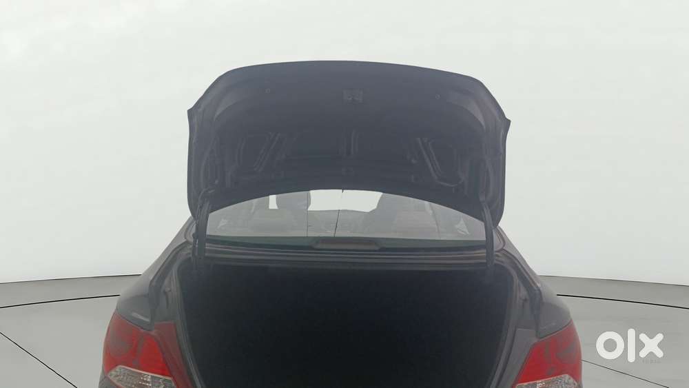 Hyundai Verna Fluidic 1.6 Vtvt Sx, 2014, Petrol