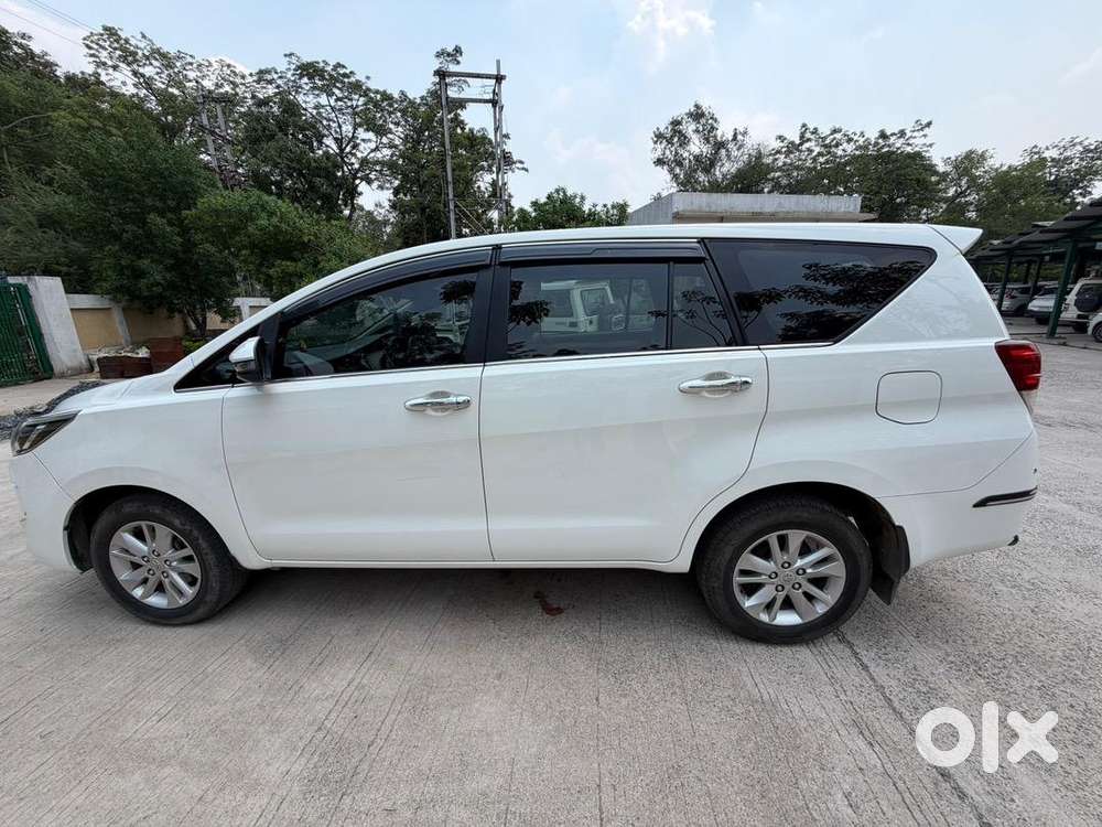 Toyota Innova Crysta 2024