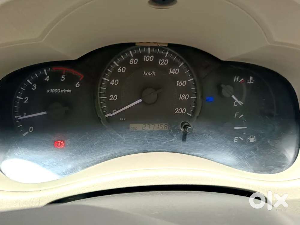 Toyota Innova 2.5 G 2013 8 Seater