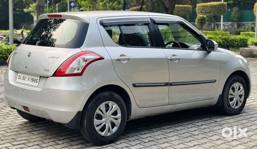 Maruti Suzuki Swift Vxi 1.2 Abs Bs-iv, 2012, Cng & Hybrids