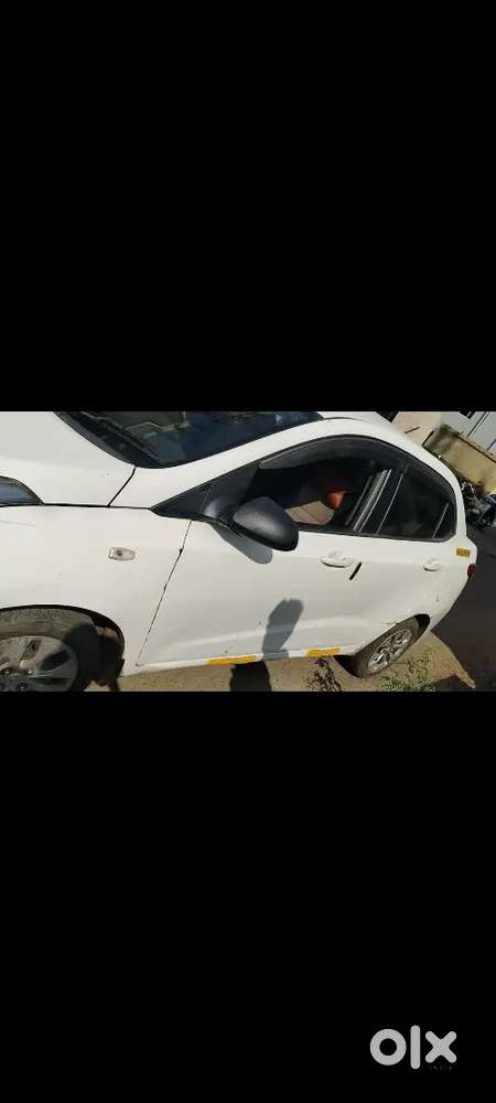 Hyundai Xcent 2015