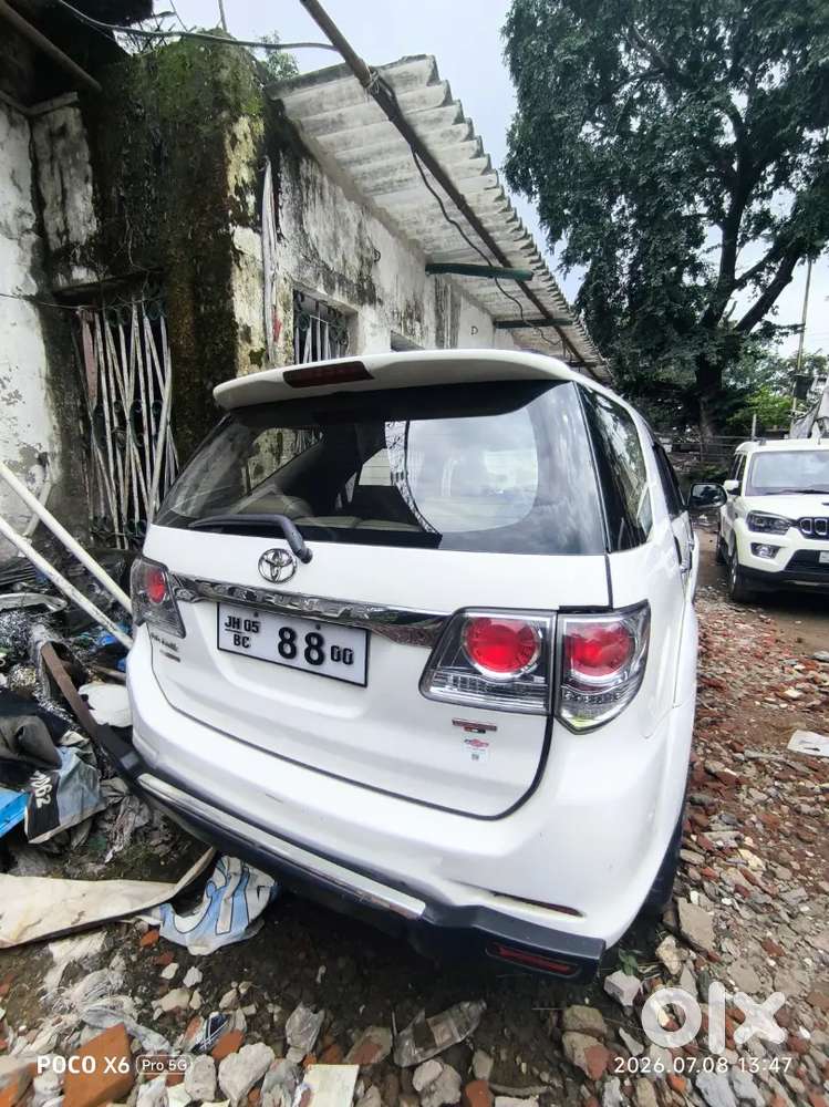 Toyota Fortuner 3.0 D-4d Automatic 2015 Model