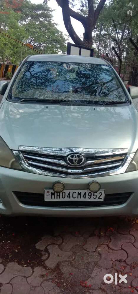 Toyota Innova Hycross 2006