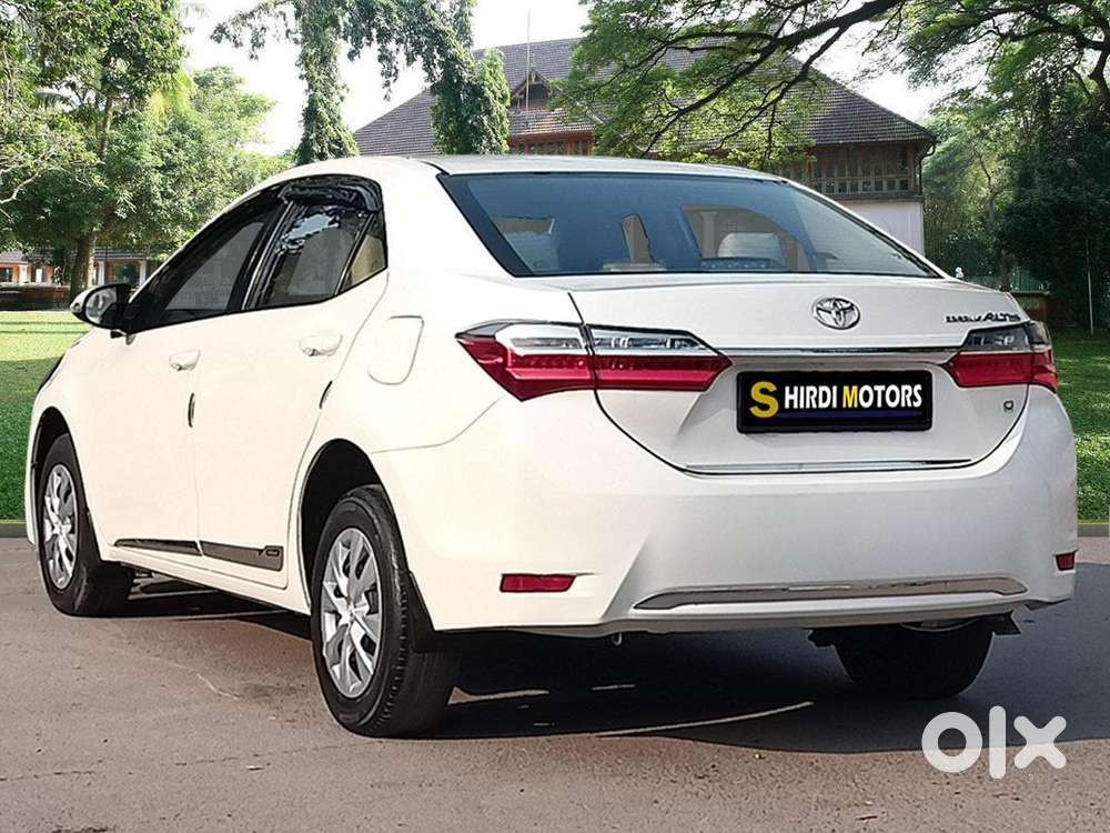 Toyota Corolla Altis 1.8 J, 2018, Petrol