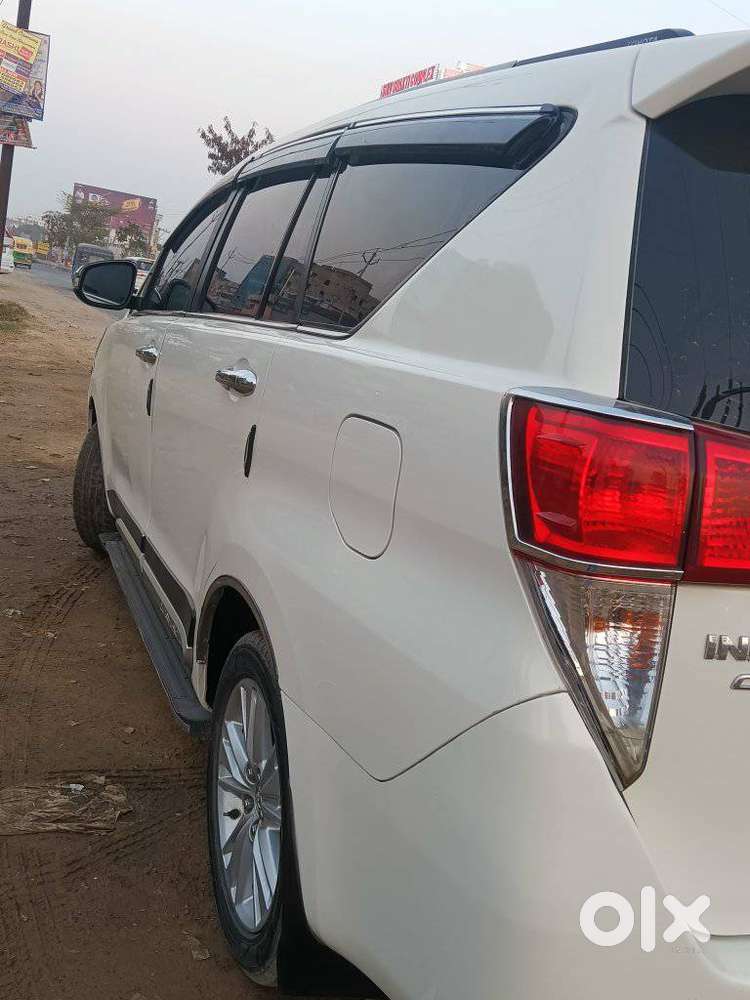 Toyota Innova Crysta 2.4 G Plus Mt 8 Str, 2020