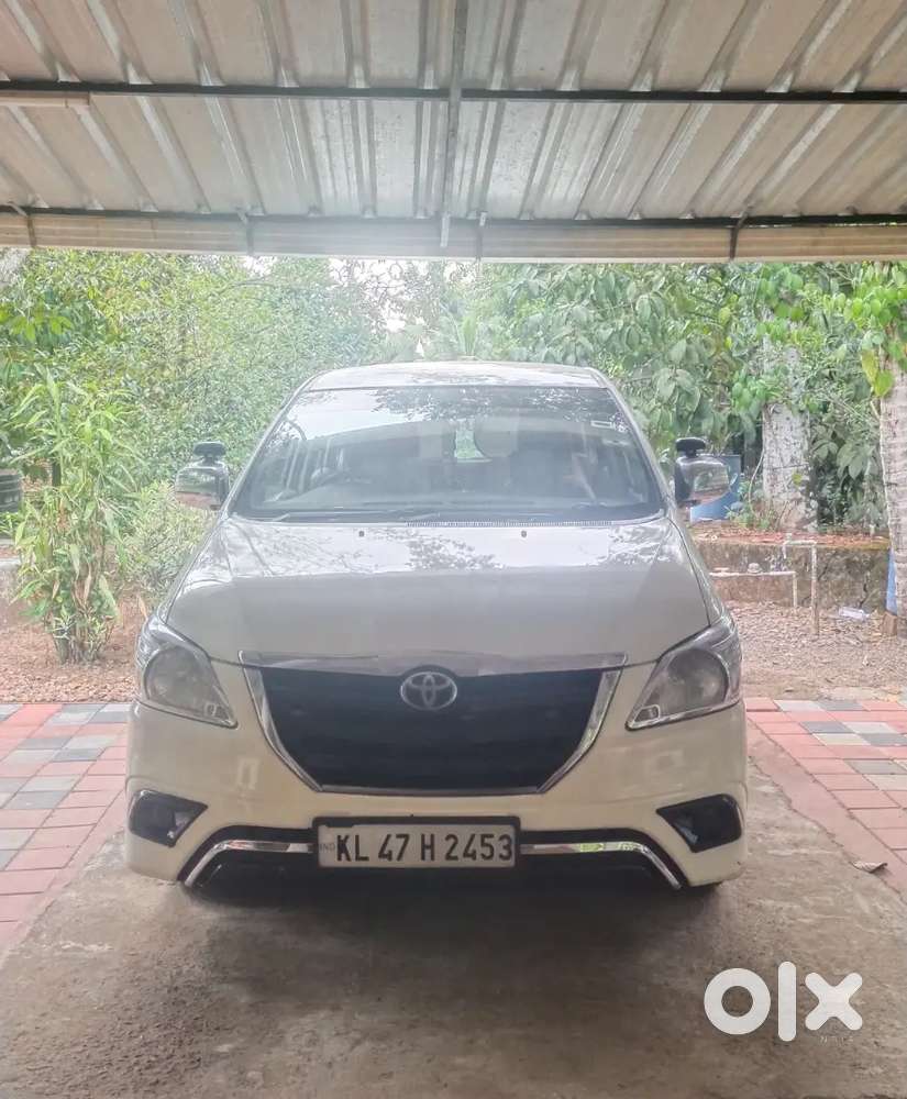 Toyota Innova 2011 Diesel 200000 Km Driven