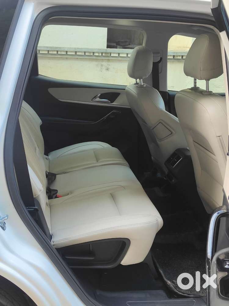 Mahindra Xuv700 2.2 Ax 7 Diesel At Str, 2025, Diesel