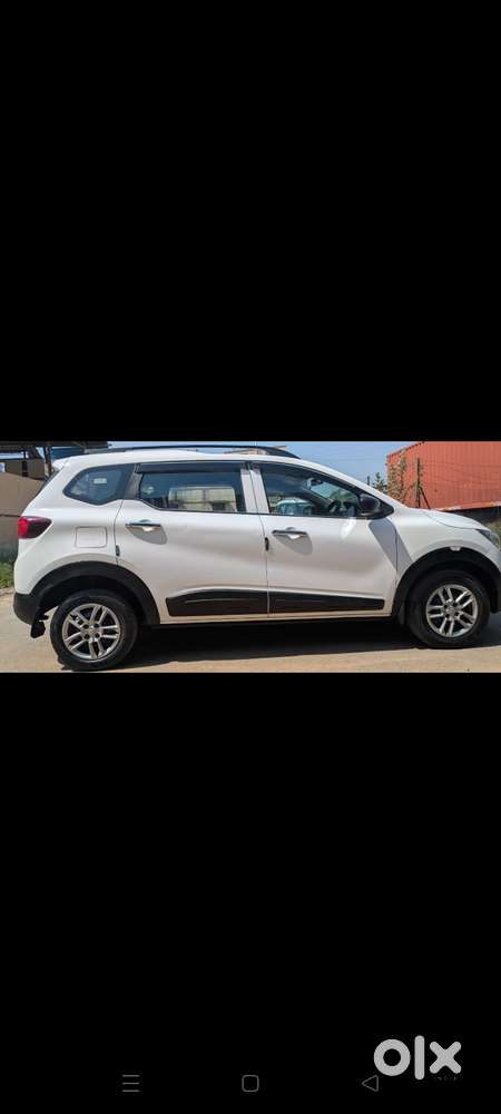 Renault Triber Rxl, 2022, Petrol