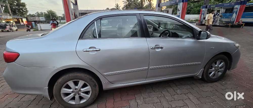 Toyota Corolla Altis 2010