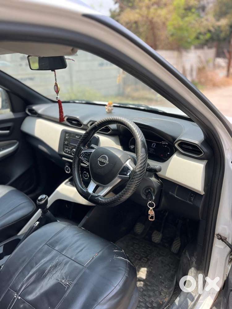 Nissan Magnite 1.0 Xv, 2022, Petrol