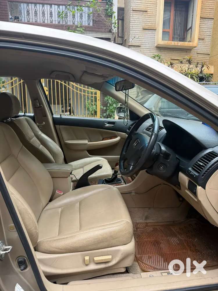 Honda Accord 2.4 Ivtec

Model: Honda Accord 2006 Petrol Good Condition