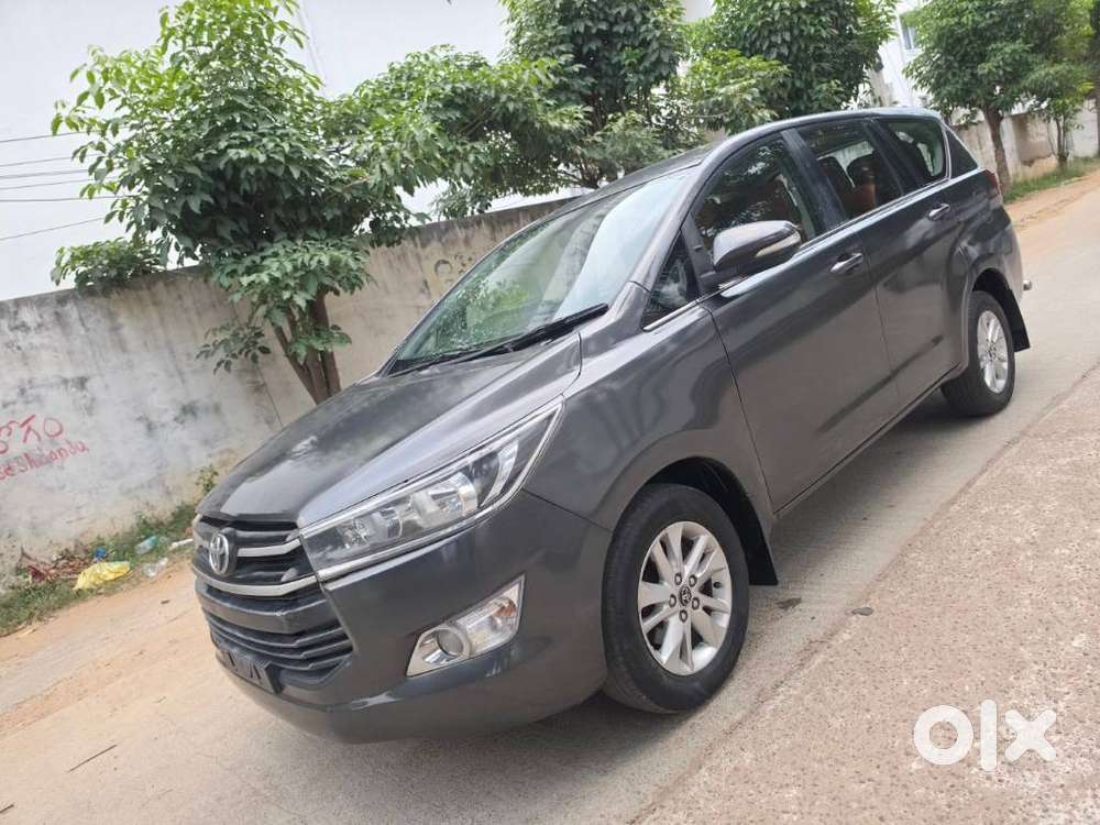 Toyota Innova Crysta 2.4 G Mt 7 Str, 2017, Diesel