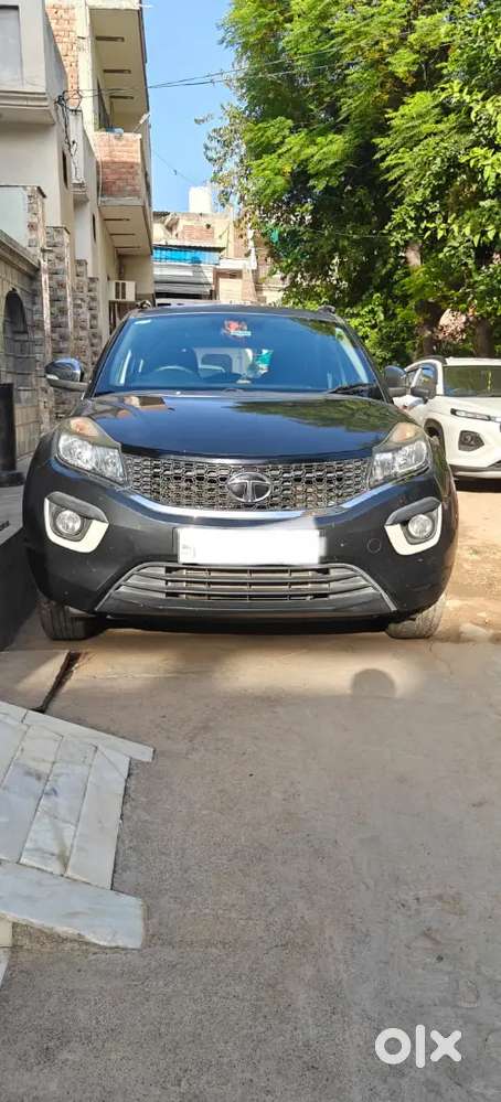 Tata Nexon 1.2 Revotron 2019 Single Hand