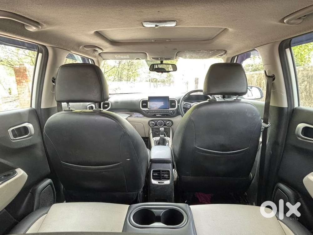 Hyundai Venue Petrol Manual 2023