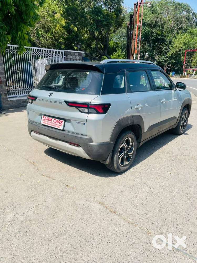 Maruti Suzuki Brezza 1.5 Zxi At Smart Hybrid, 2023, Petrol