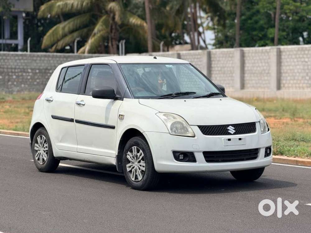Maruti Suzuki Swift Vxi Bsiv, 2011, Petrol