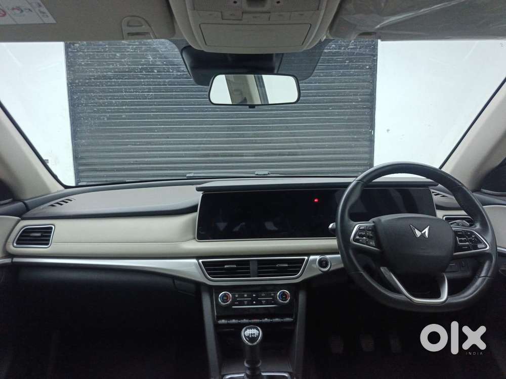 Mahindra Xuv700 2.2 Ax 7 Diesel Mt Luxury Pack Str, 2023, Diesel