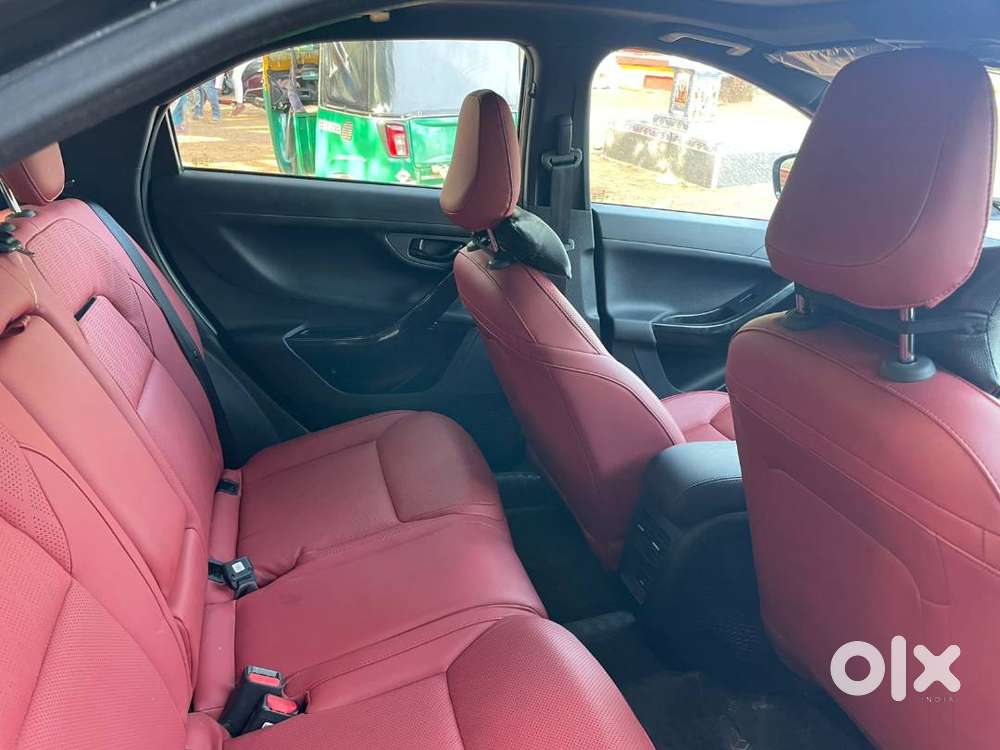Tata Nexon Ev Empowered 45 Red Dark Edition, Top Model