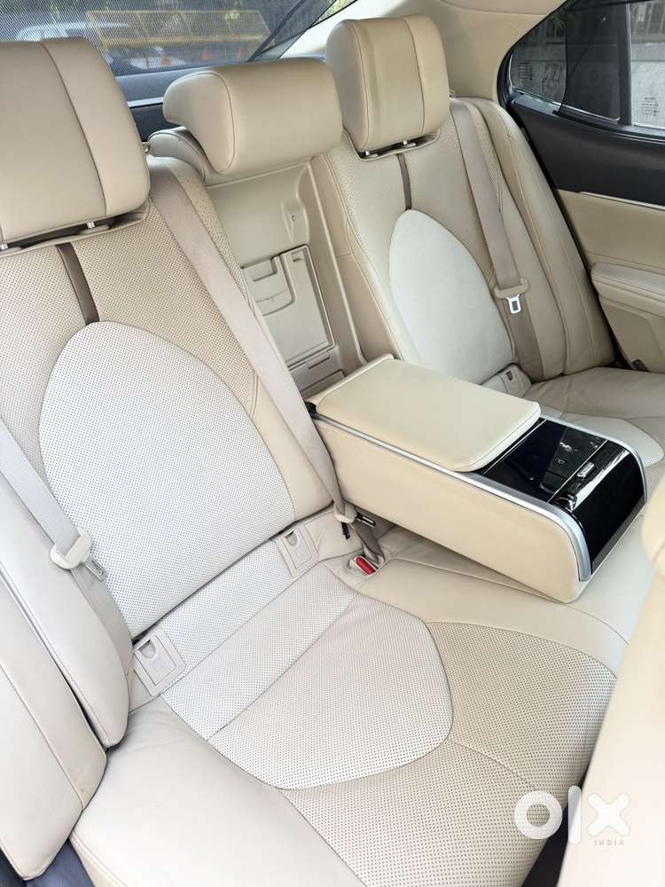 Toyota Camry, 2021, Petrol