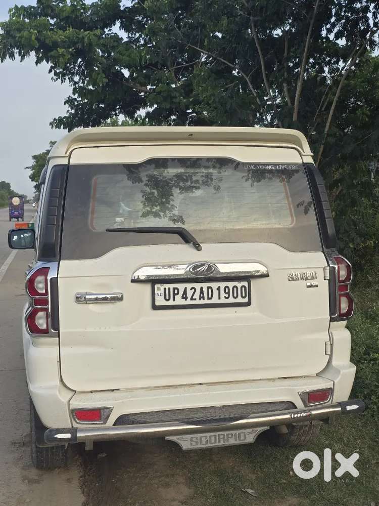 White Colour Scorpio Diesel Manual