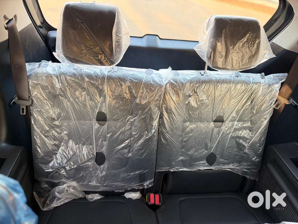 Kia Carens G 1.5 6mt Premium (o) 7-seater, 2025