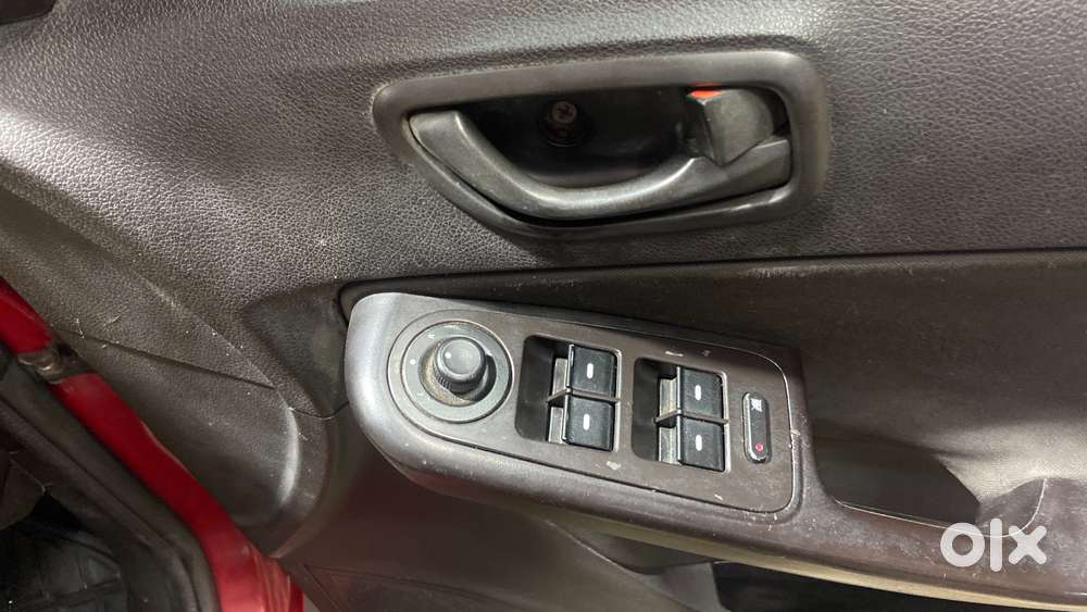 Tata Bolt Revotron Xms, 2015, Petrol